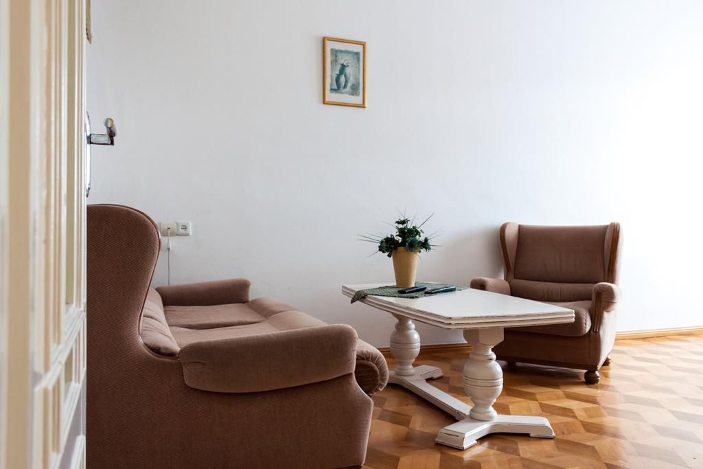 Apartment Janashia Tbilisi Buitenkant foto
