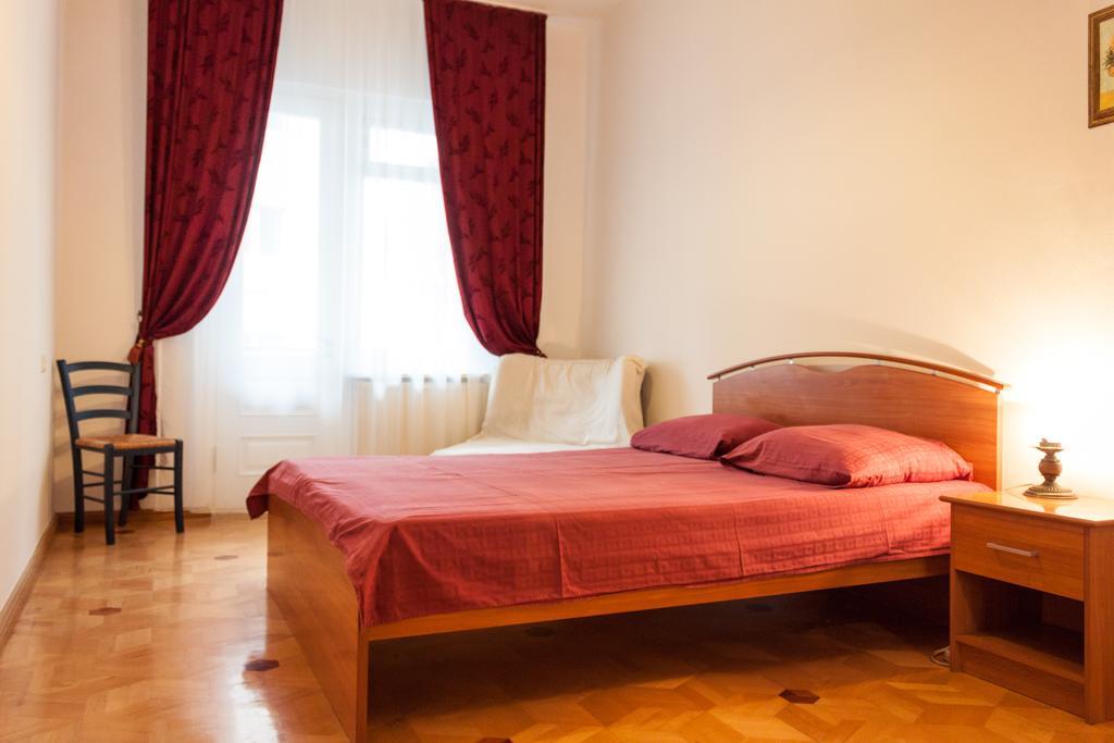 Apartment Janashia Tbilisi Buitenkant foto